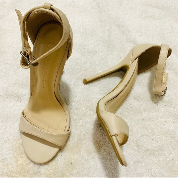 WILD DIVA Charming Nude Ankle trap heels size 5 - Picture 3 of 6